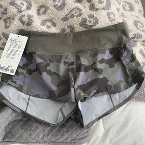 New Size 4 Lululemon Speed Up Shorts 2.5"